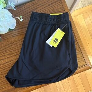 All in Motion shorts NWT